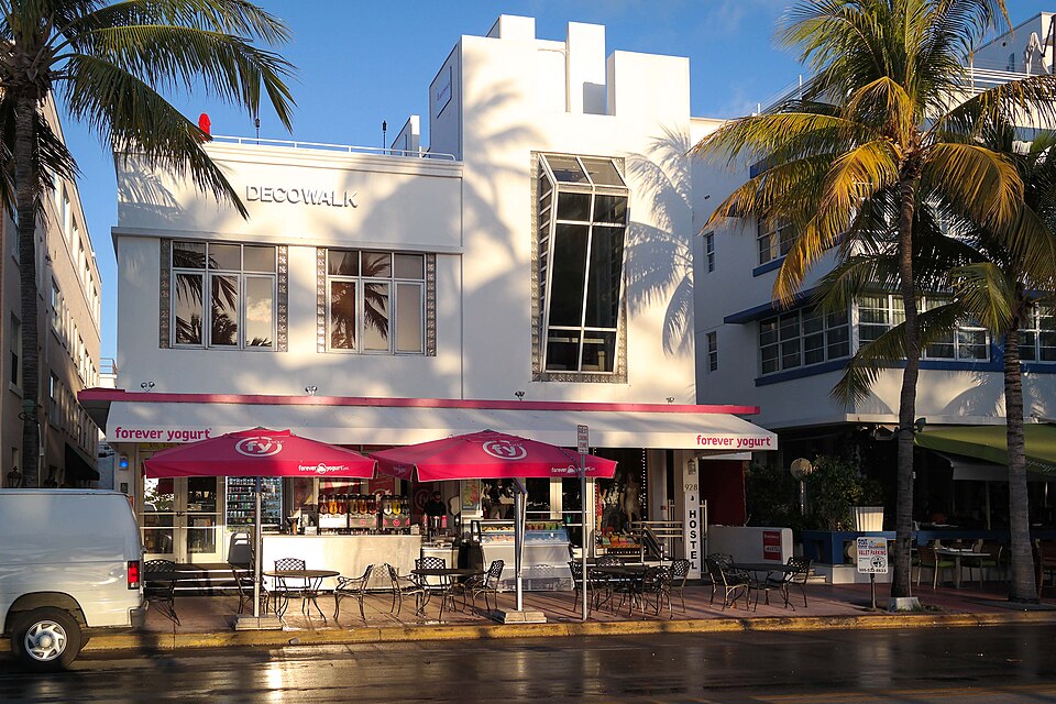 Deco Walk Hostel (Miami Beach)-1