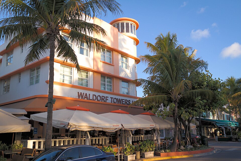 Waldorf Towers (Miami Beach)-1